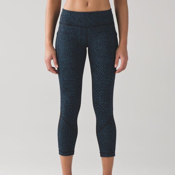 lululemon athletica Pants - Lululemon Pace Rival Crop (19")
Shatter Weave Desert Teal Alberta Lake / Black